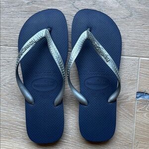 Havaianas Navy and Metallic Flip Flops